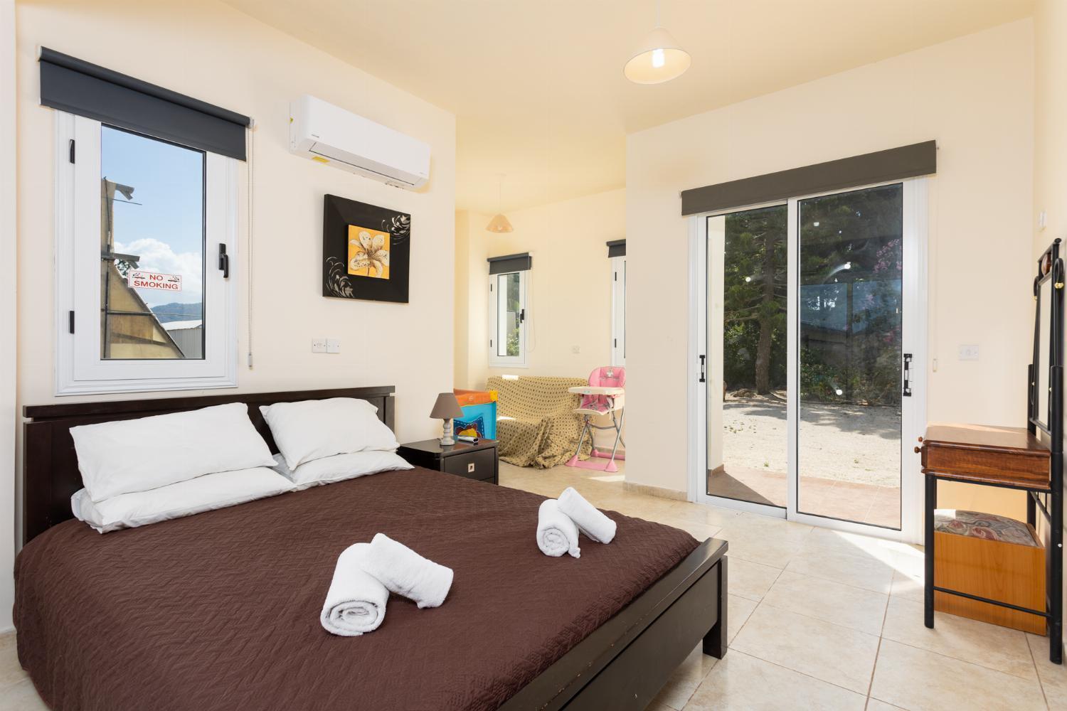 Villa Kleopatra Пафос Экстерьер фото